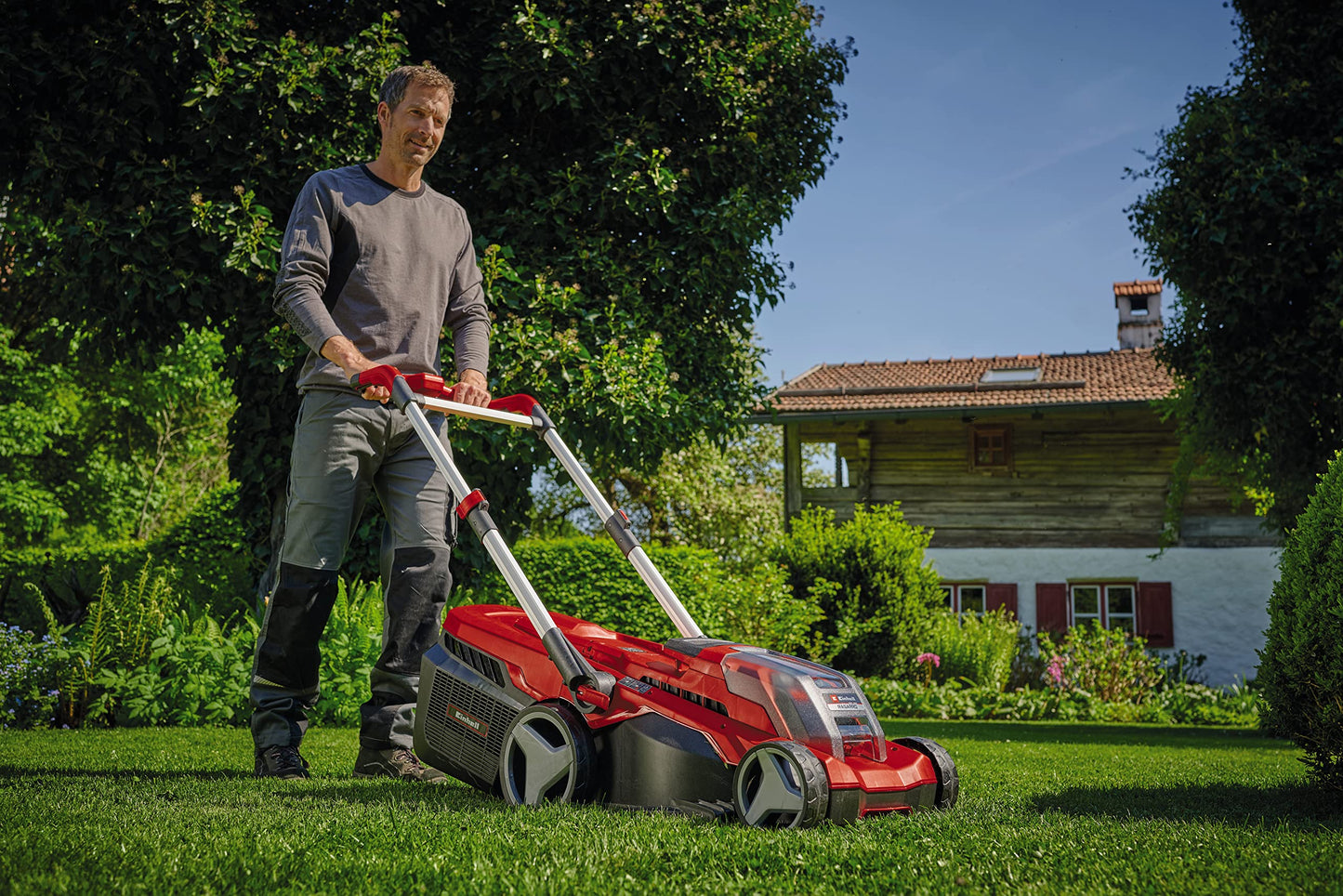 Einhell Akku-Rasenmäher RASARRO 36/38 Kit Power X-Change (36 V, 38 cm Schnittbreite, 450 m², Brushless, Mulchfunktion, 45L Fangkorb, inkl. 2x 4,0 Ah Akkus + Twincharger)